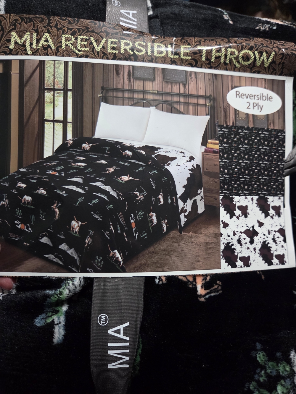 MIA Reversible Western-Print Throw Blanket - Black & White